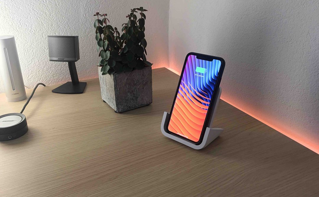 Im Test Logitech Powered das iPhone kabellos und aufgestellt laden