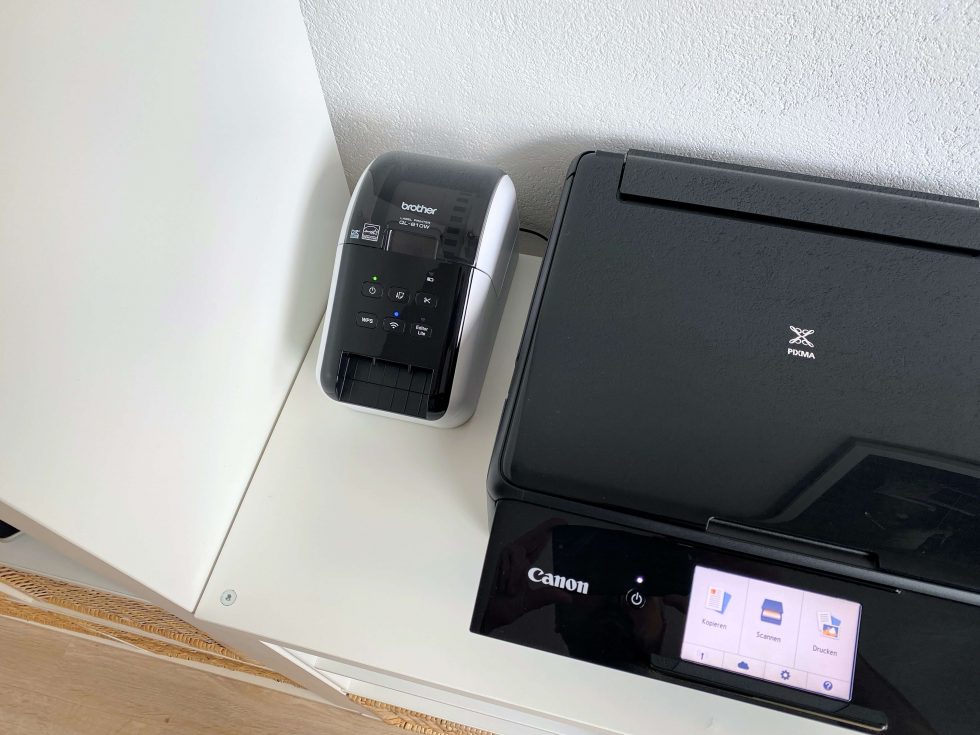Brother QL810W Labeldrucker - Briefmarken, Paketlabel, Adresslabel und