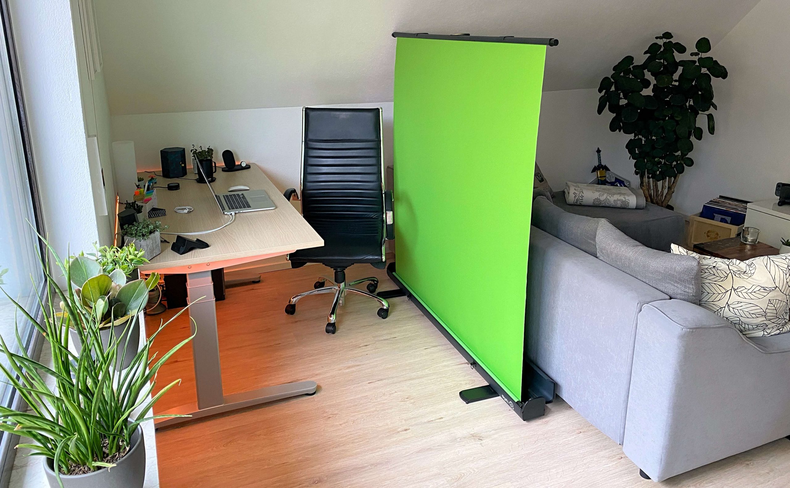 Green-Screen-von-Elgato-pro­fes­si­o­nelle-Hintergrundentfernung-im-Home-Office2-scaled Green Screen von Elgato - pro­fes­si­o­nelle Hintergrundentfernung im Home-Office