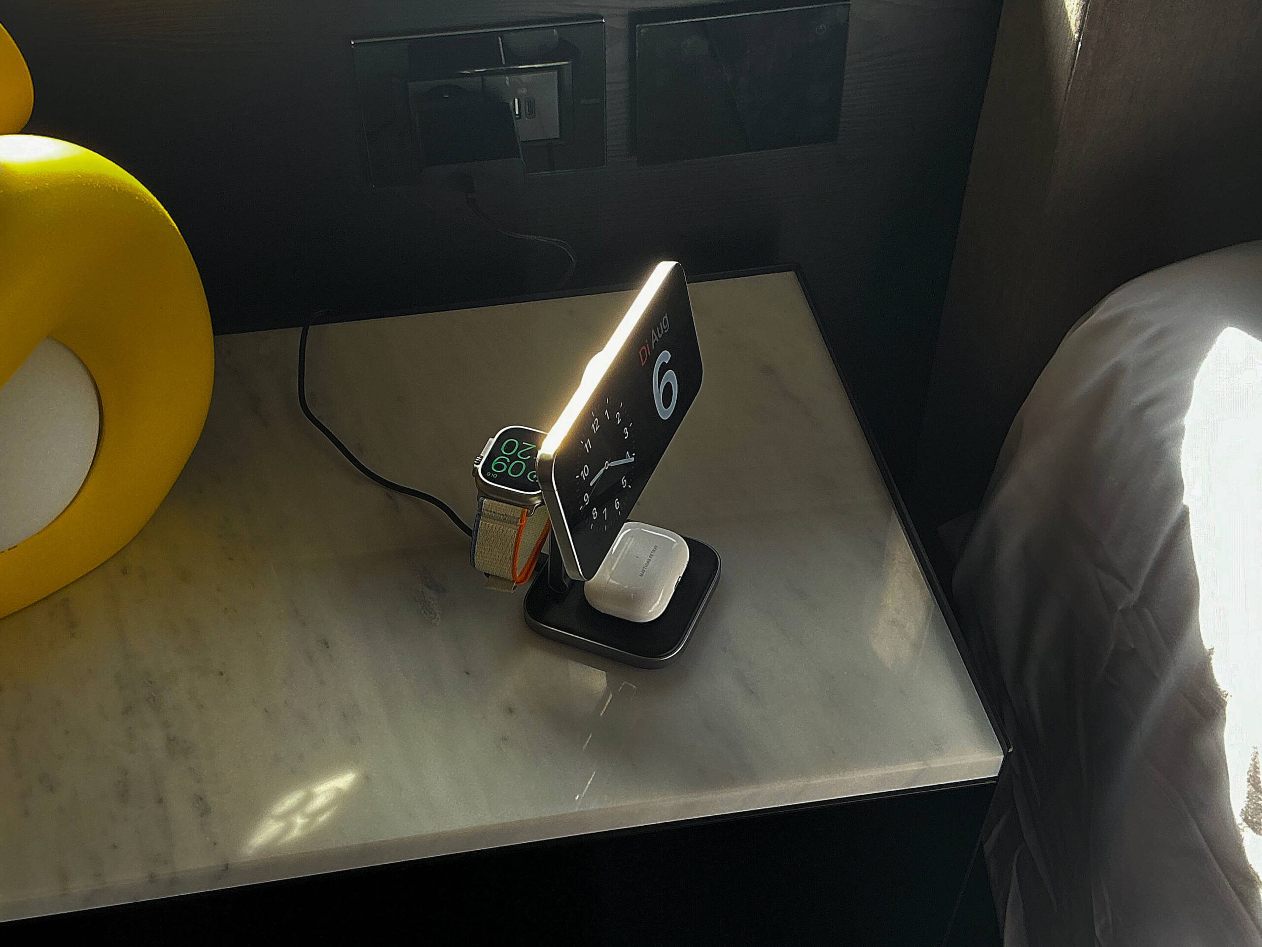 Kabellose 3-in 1-Ladestation von Satechi - iPhone, Apple Watch und AirPods zeitgleich laden