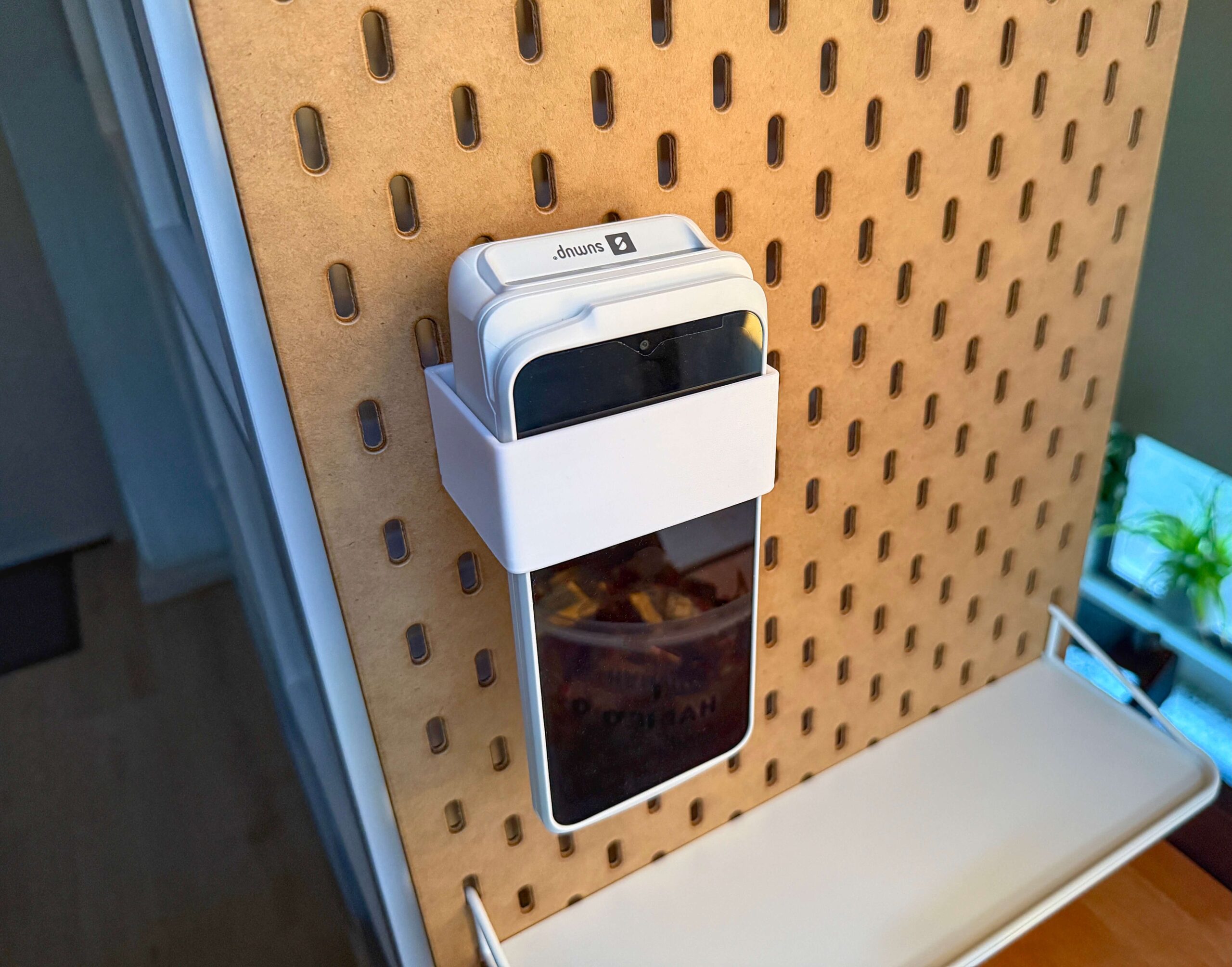 Alltagsprobleme mit 3D-Druck lösen: IKEA-Skadis-Halterung für SumUp Terminal