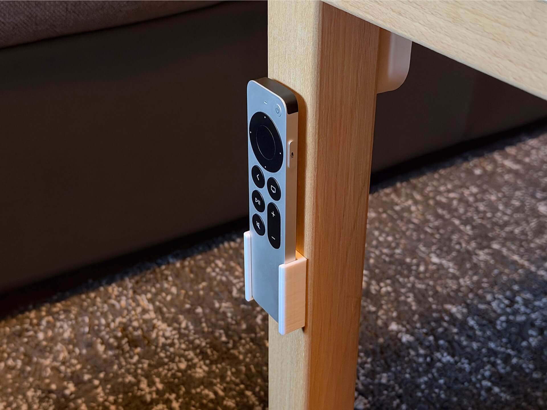 Ordnung-im-Zuhause-Halterung-fuer-Siri-Remote-des-Apple-TV2 Ordnung im Zuhause - Halterung für die Siri Remote des Apple TV