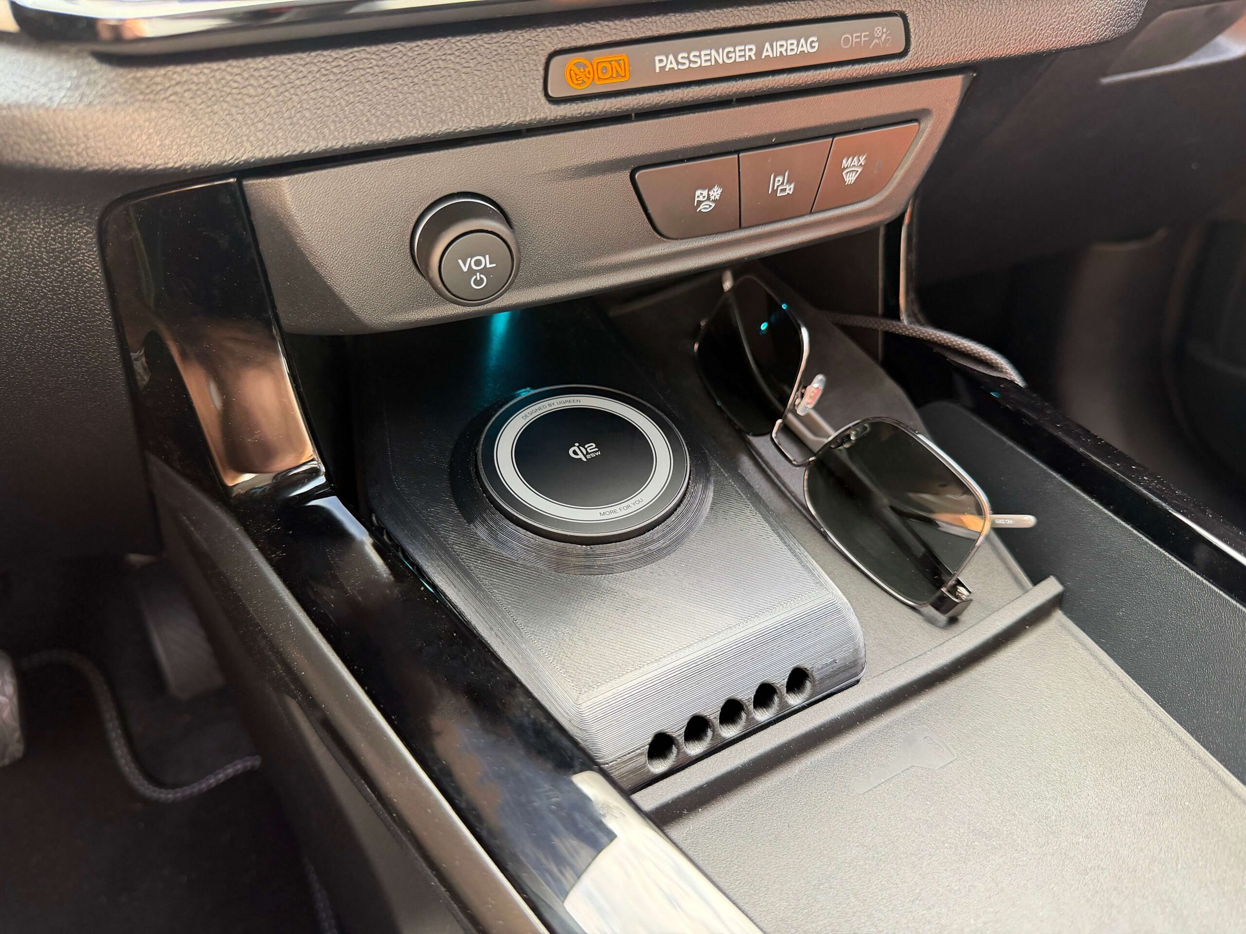 Ford-Puma-Gen-E-Qi-2.2-MagSafe-iPhone-Ladestation-3D-Druck3-scaled Probleme mit 3D-Druck lösen: aktiv gekühlte Ladestation mit Qi 2.2 für Ford Puma Gen-E