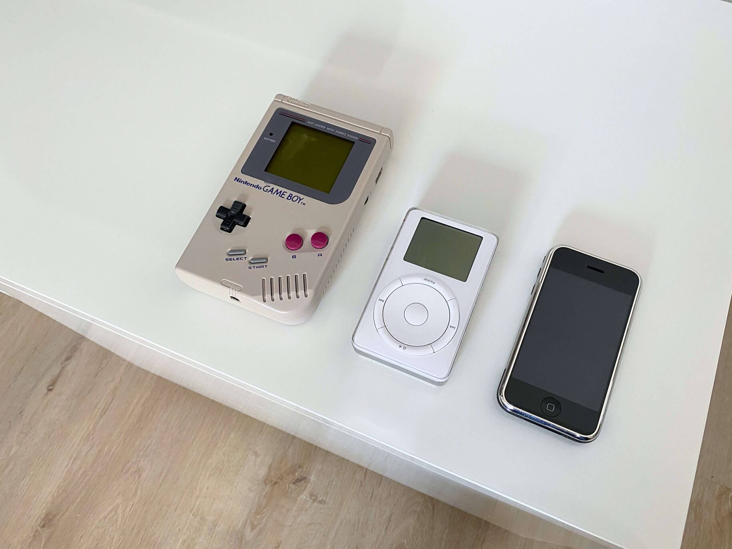 Von-der-VHS-bis-zur-kuenstlichen-Intelligenz-Wie-Millenials-die-Technikwelt-miterlebt-haben Wie Millennials die Technikwelt miterlebt haben